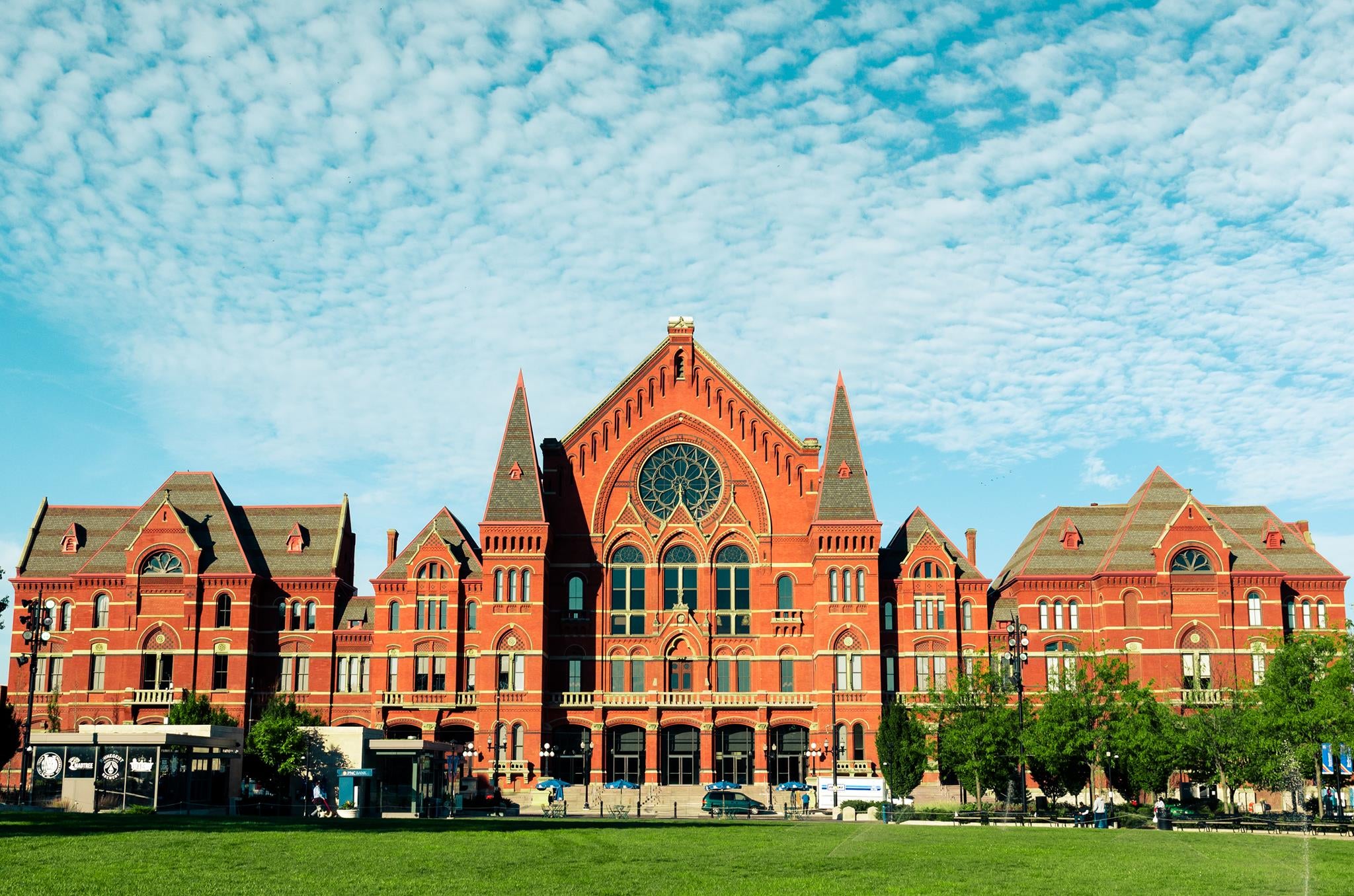 tours of music hall cincinnati