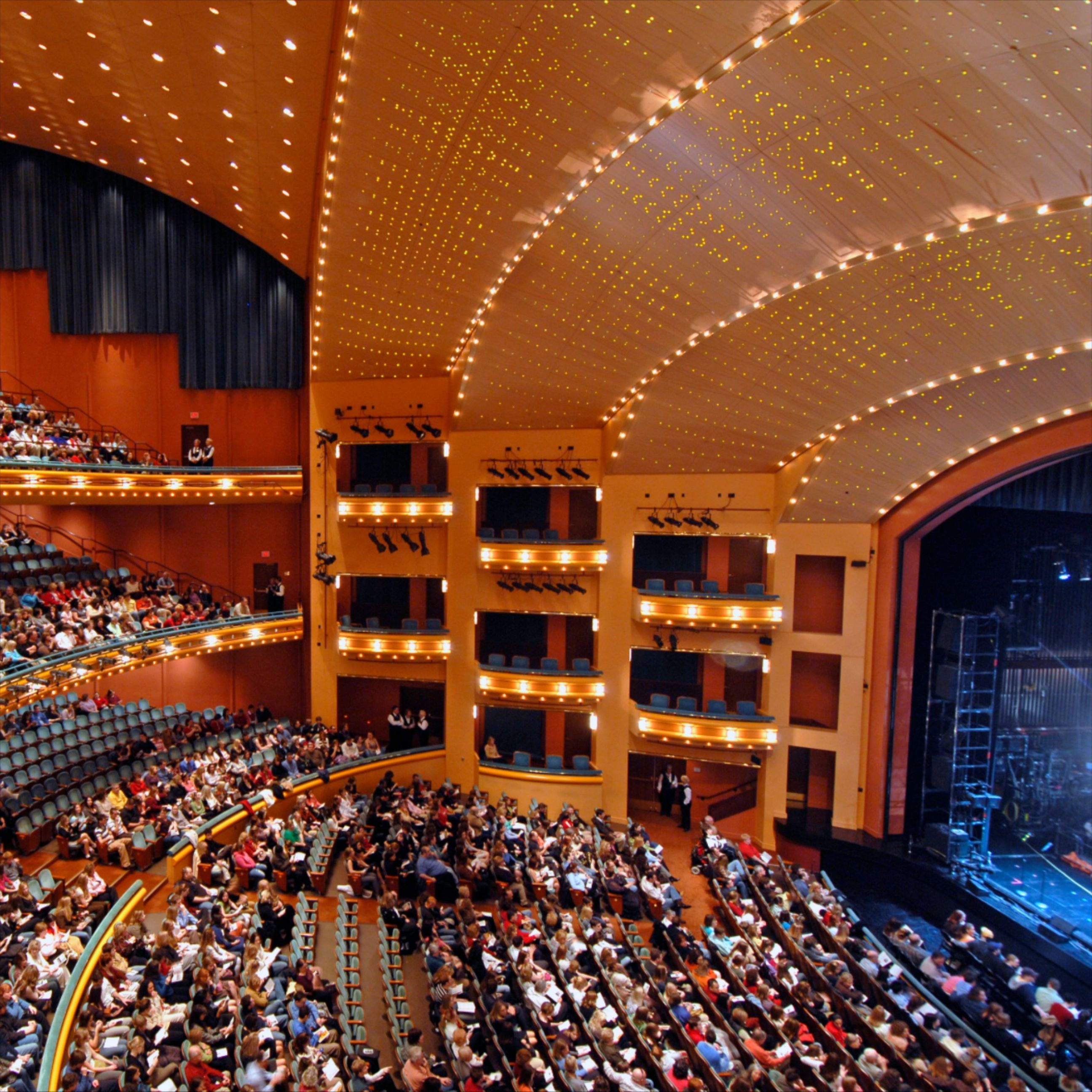 Aronoff Center Procter &amp; Gamble Hall Crowd